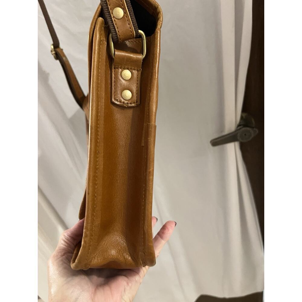 Brown Leather Messenger Bag Vintage 11x10x3 Some Wear And Buckle Is Loose As Is - Picture 8 of 16